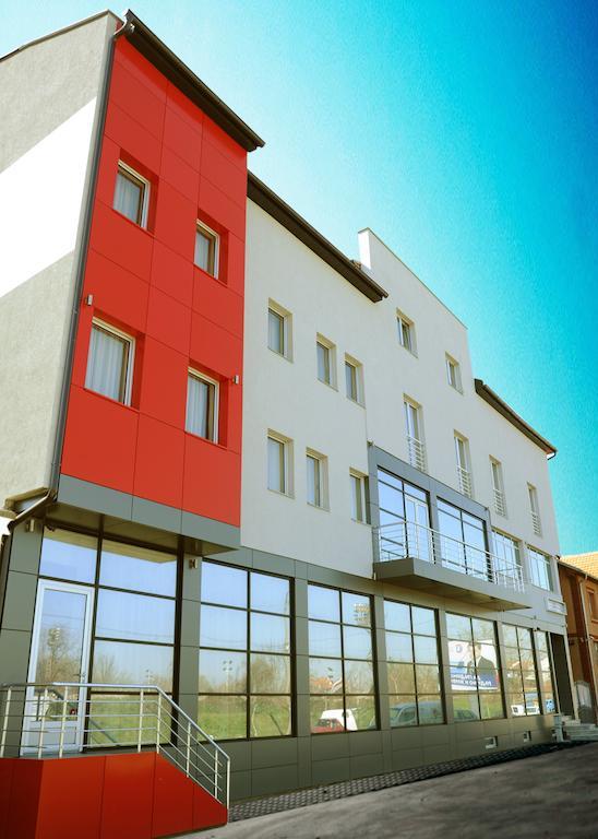 Garni Hotel Crystal Ice Ni المظهر الخارجي الصورة