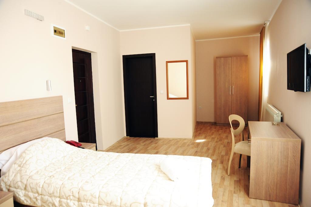 Garni Hotel Crystal Ice Ni الغرفة الصورة